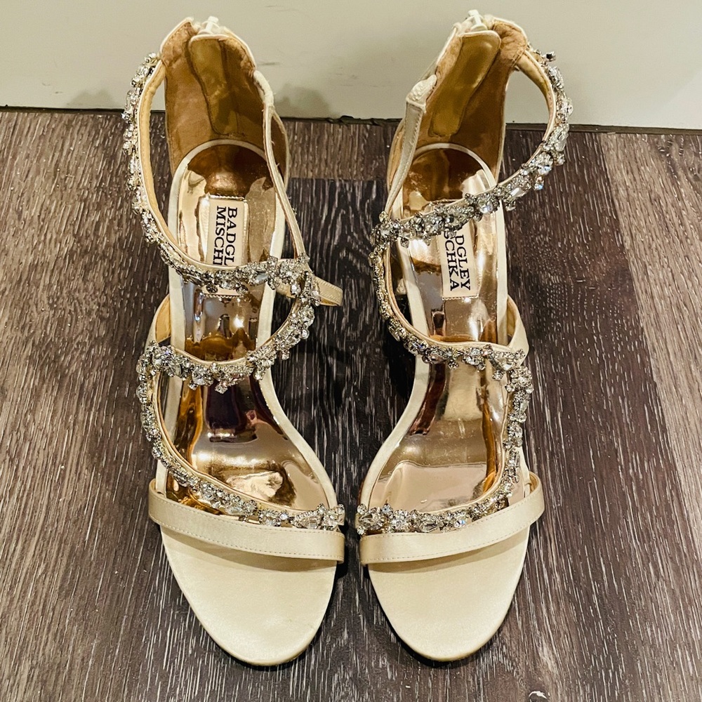 Badgley Mischka wedge shoes